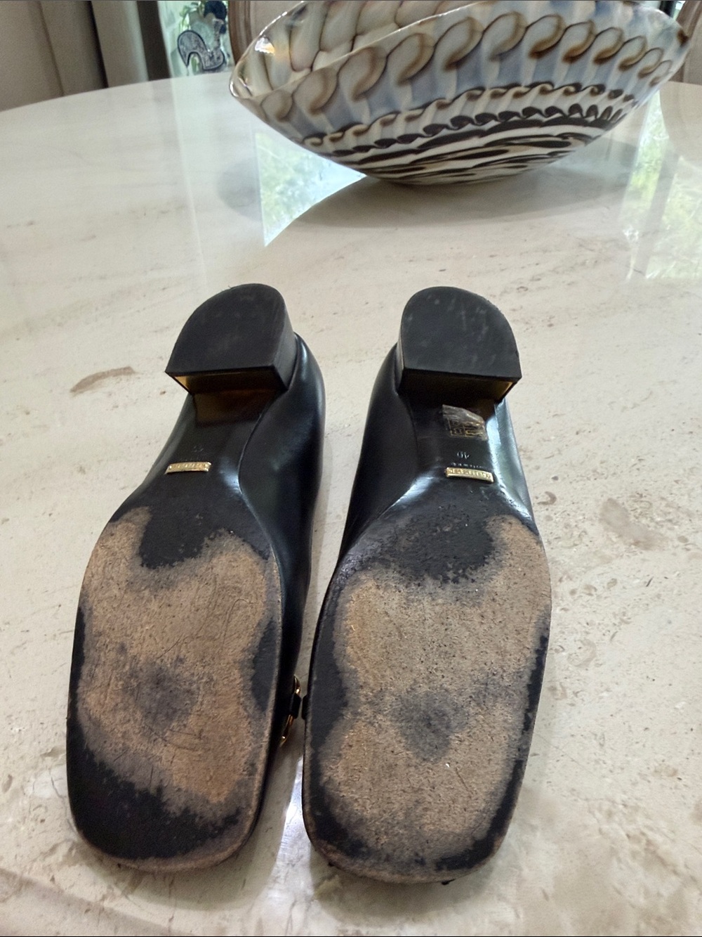Gucci Black Leather Pumps with Gold Horsebit - Picture 4 of 4